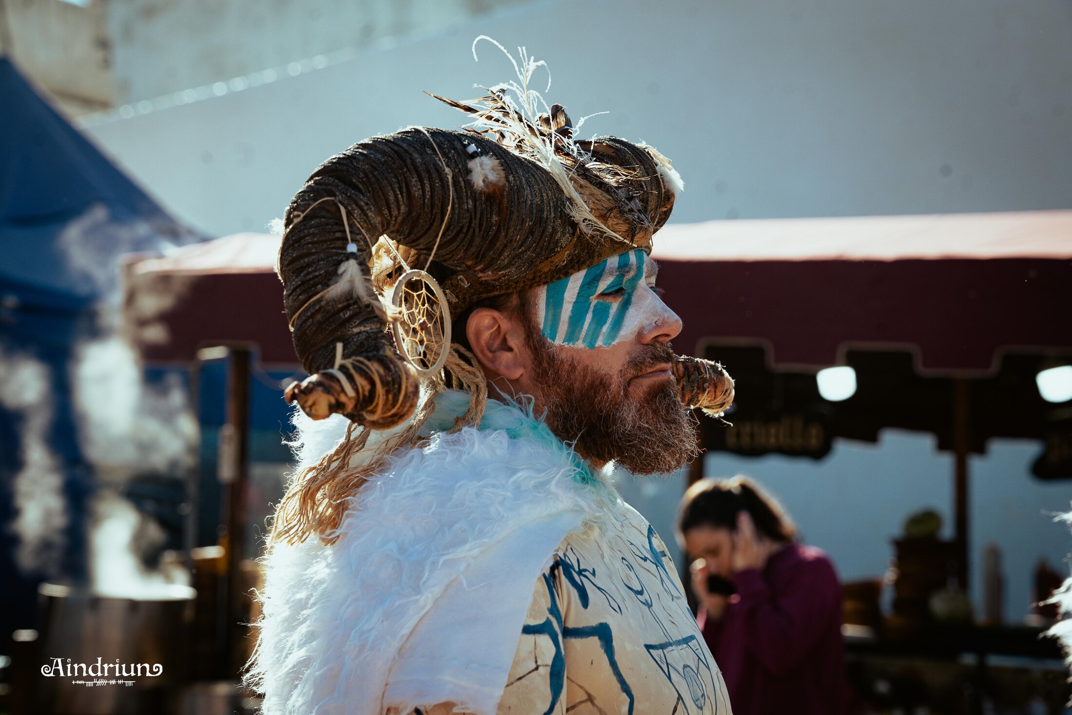 Personaje fantástico de Rithual's entre el público